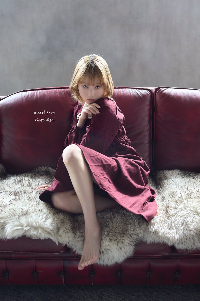 触れられない距離

 model 空 <a href="/chrysalis_sora/">空</a> 

#portraitphotography  
#ポートレート  
#artportrait  
#moodyportrait  
#視線  
#赤  
#写真好きな人と繋がりたい  
#photography