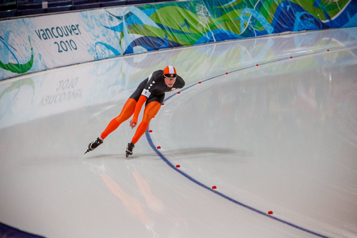 De Olympische spelen beginnen. Moet vaak terugkijken aan dit moment. Ik zat toen eerste rang in Richmond. ⁦<a href="/milanocortina26/">Milano Cortina 2026</a>⁩ #Olympics2026 #vancouver #canada #speedskating 📷⁦<a href="/EdwinGoed/">Edwin G</a>⁩