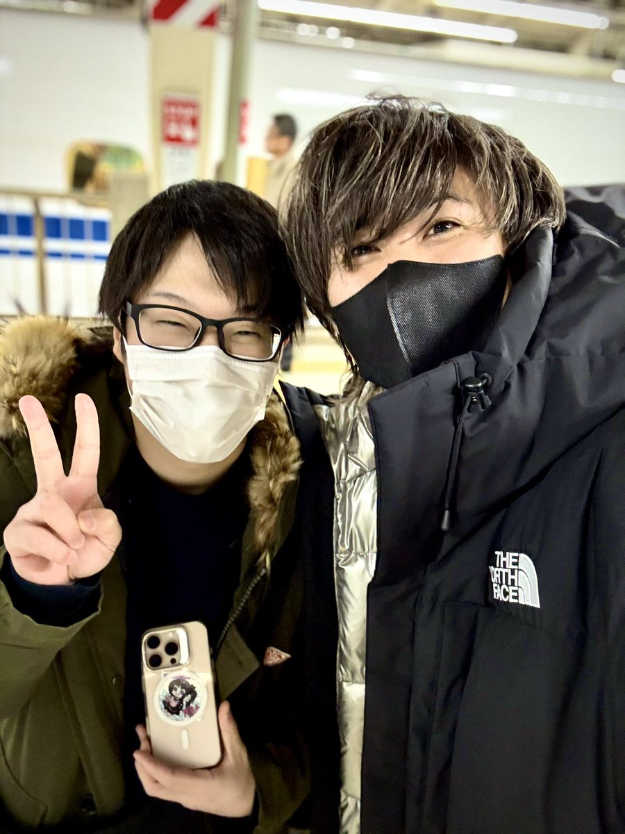 aira3haahoo's tweet photo. 明日2/7(土)は滋賀県【オーギヤ彦根店様】にて最高の空間創り。ゴミ拾いは8:55集合。#PR

さっき新幹線のホームで、てえんださんにめっちゃ似てる人を見つけた。マジでめっちゃ似てますよって言ったら快く写真も撮ってくれた。わー。やたぁぁー。 https://t.co/g1JjStsEJ5