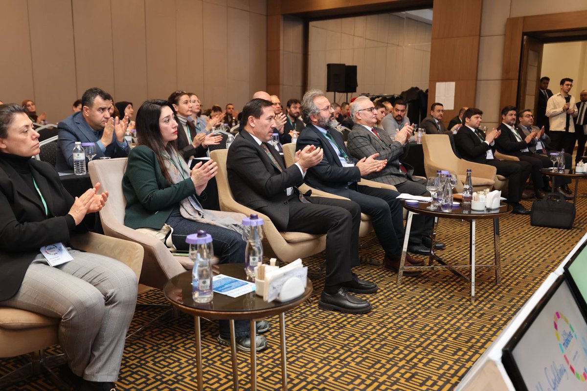 Kent Araştırmaları Enstitüsü tweet media