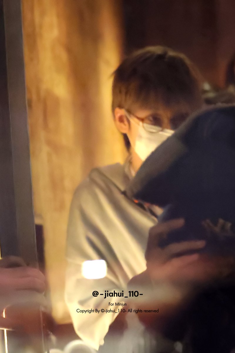 D社视角🤳

#HYUNJUN #현준 #오현준
#吴弦俊 #SMTR25

260130 🍽️ 🌃