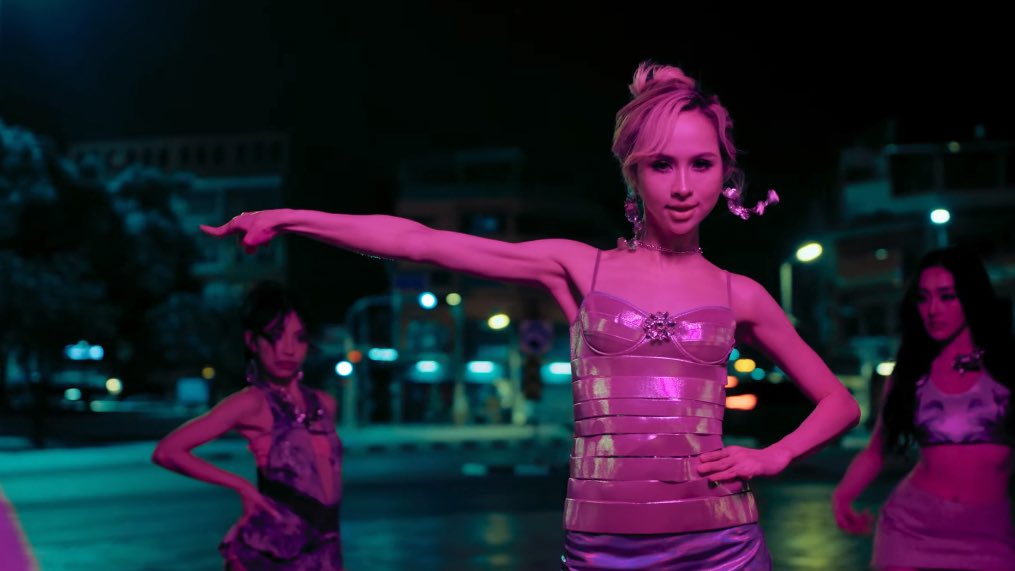 Imchocchip's tweet image. POV:ไปเล่นตรงนู้นไป

#Hannah4EVE , #4EVEGirlsLikeMe_MV