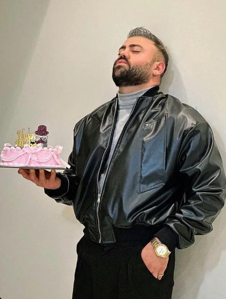 مَمَّدرِضا|جوکر السلطنه سابق tweet media