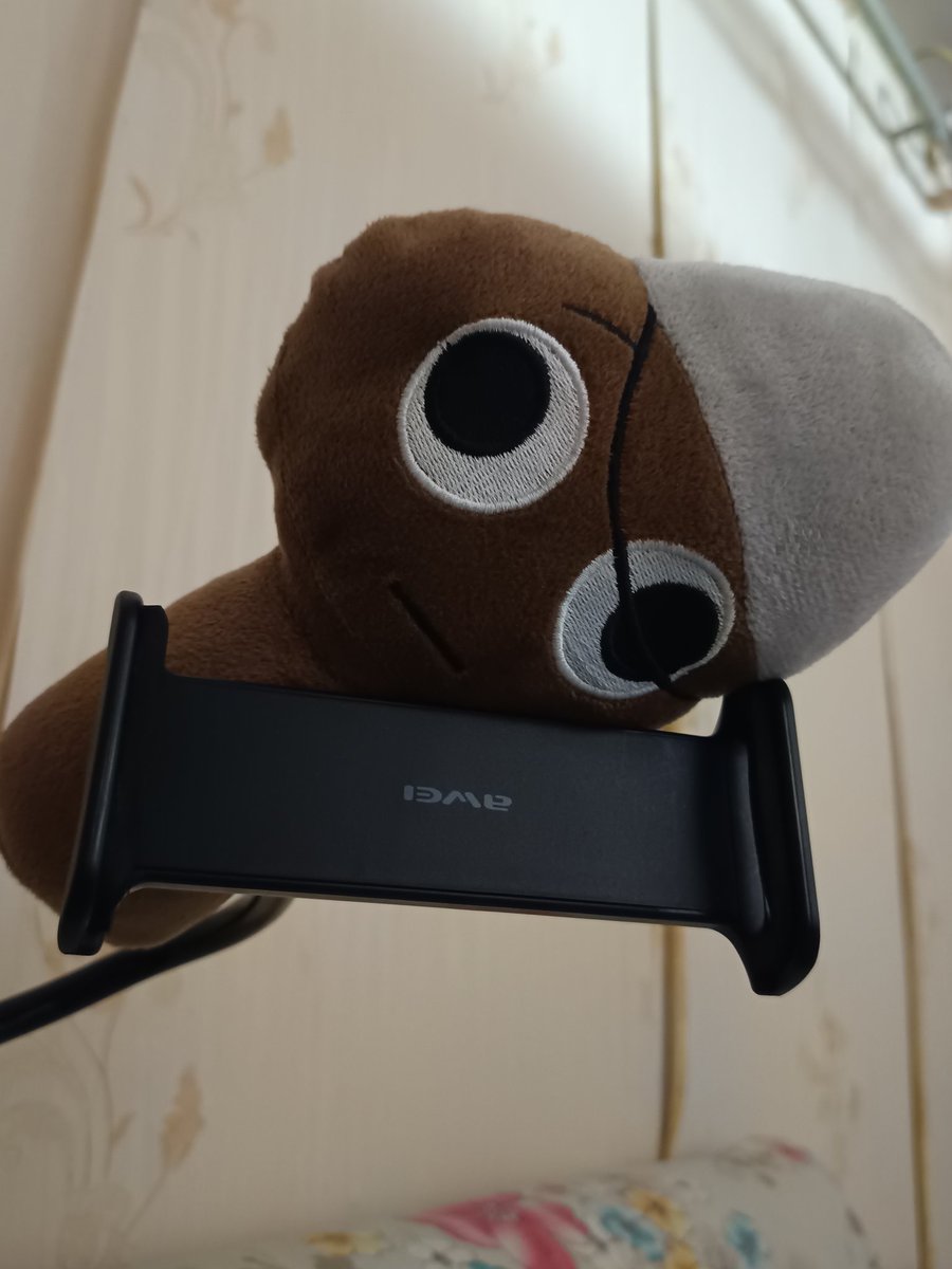 Someone gifted me a brud plushie :3

Aww look at the sillyyy X3

#sprunki #sprunkibrud #brud #plushie