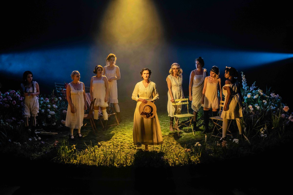 【#扇町キネマのスケジュール】

⏰本日2/7(土)の上映作品

〈開館10時〉
11:05 ひゃくえむ。
13:15 ナタ 魔童の大暴れ（日本語吹替版）
16:05 （LOVE SONG）
18:30 NTLive『ウォレン夫人の職業』

webチケット購入はこちら👉x.gd/EAvuM