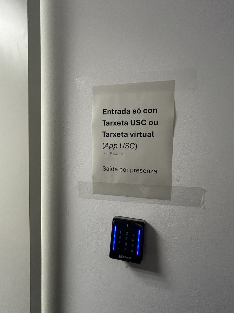 ahora en historia usc tes que tar matriculado pa poder ir ao baño