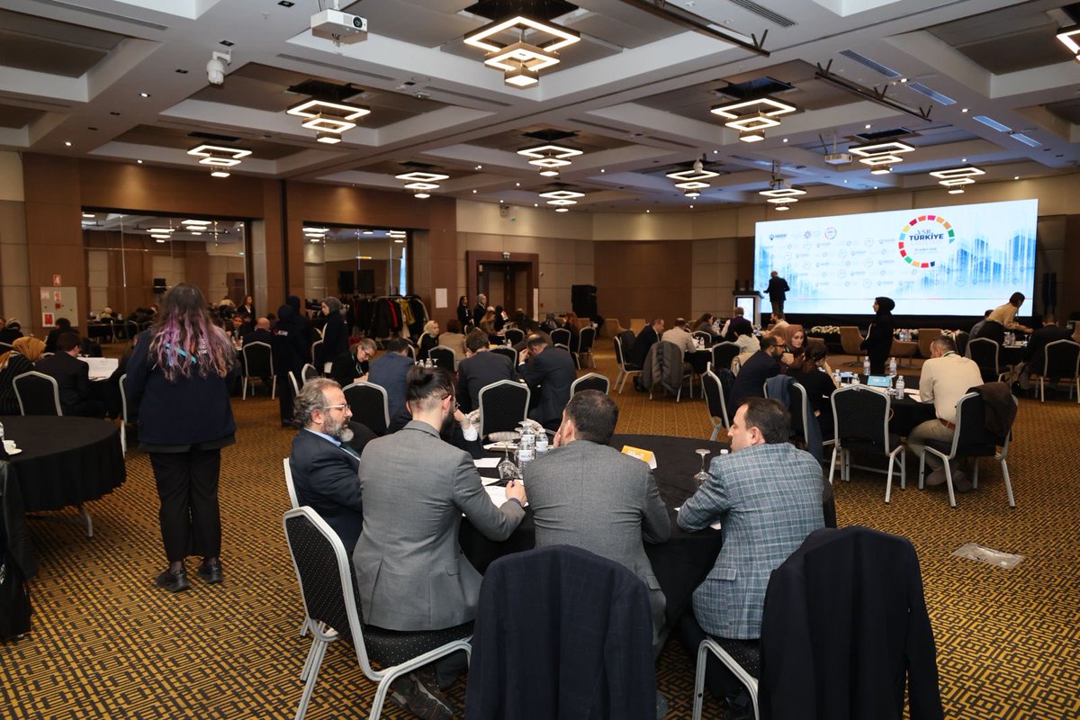 Kent Araştırmaları Enstitüsü tweet media