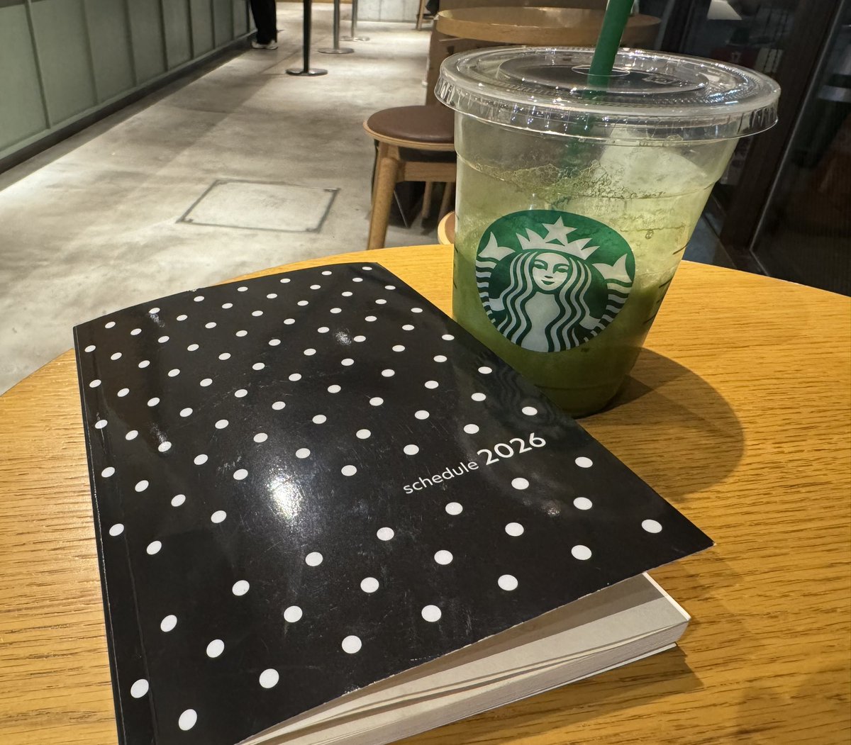 時間が空いたので
スタバに寄って大好きな抹茶を飲みながら
今年の目標や、やりたいことを書き出していました✒️🗓️

今年は60年に一度と言われている
丙午年🐴だそうです！！
運気が大きく動く一年なので
🐴のように駆け抜けたいと思います🏃‍♀️‍➡️
皆さんの目標はなんですか？