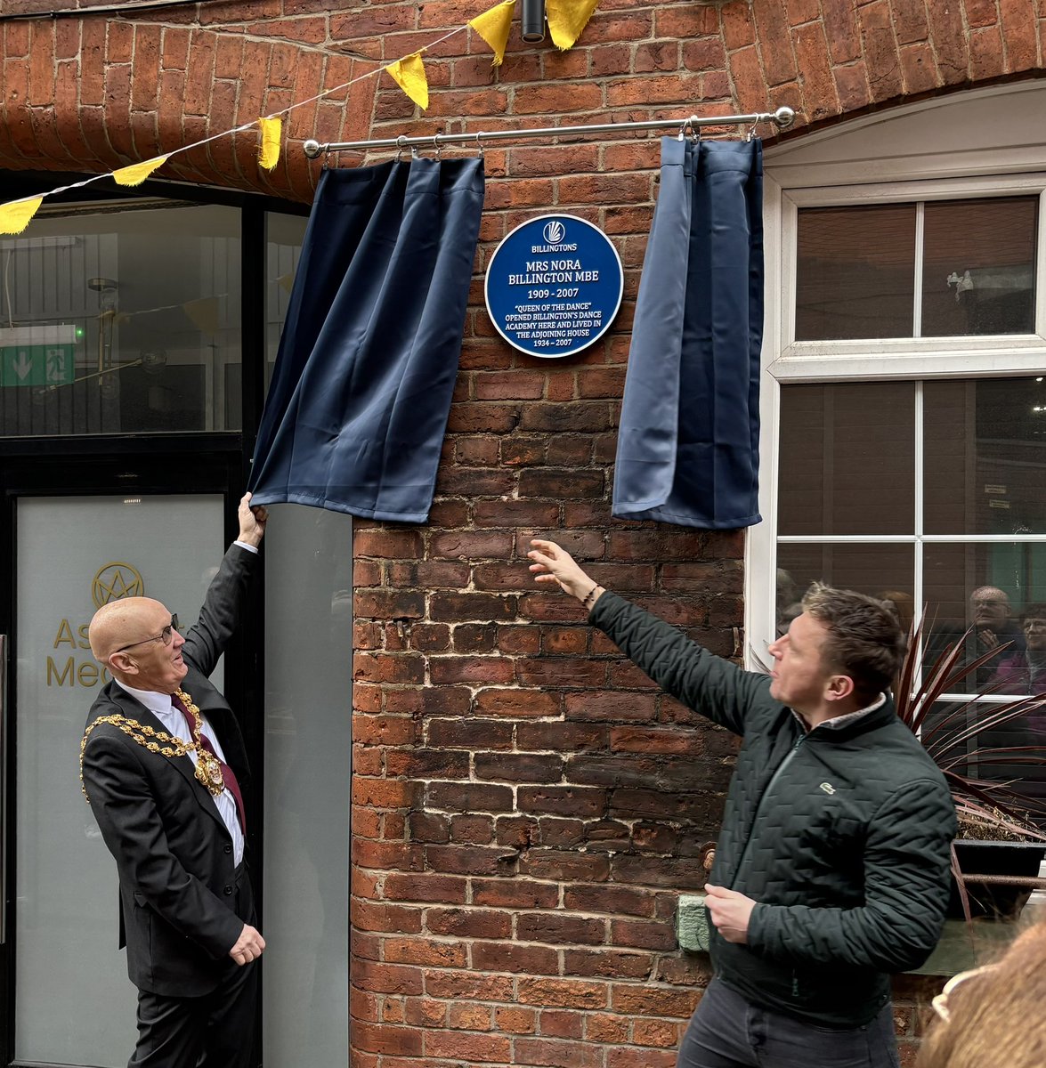 Mark Llewellin DL tweet media