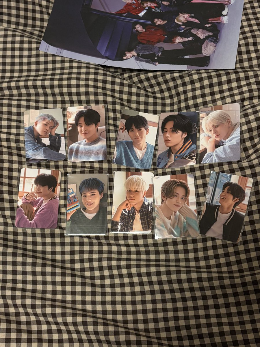 やんば〜！！4冊セット購入したら
なんだか懐かしいビジュのトレカ付いてきて驚き！みんな可愛いすぎてどうしようね〜( ◜ᴗ◝ )𖤐´-