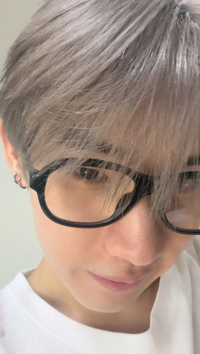Bplaa_v's tweet photo. Waaa I'm the biggest fanboy when it comes to Hong bcz what do you mean he exists https://t.co/0NNOKhDaEm