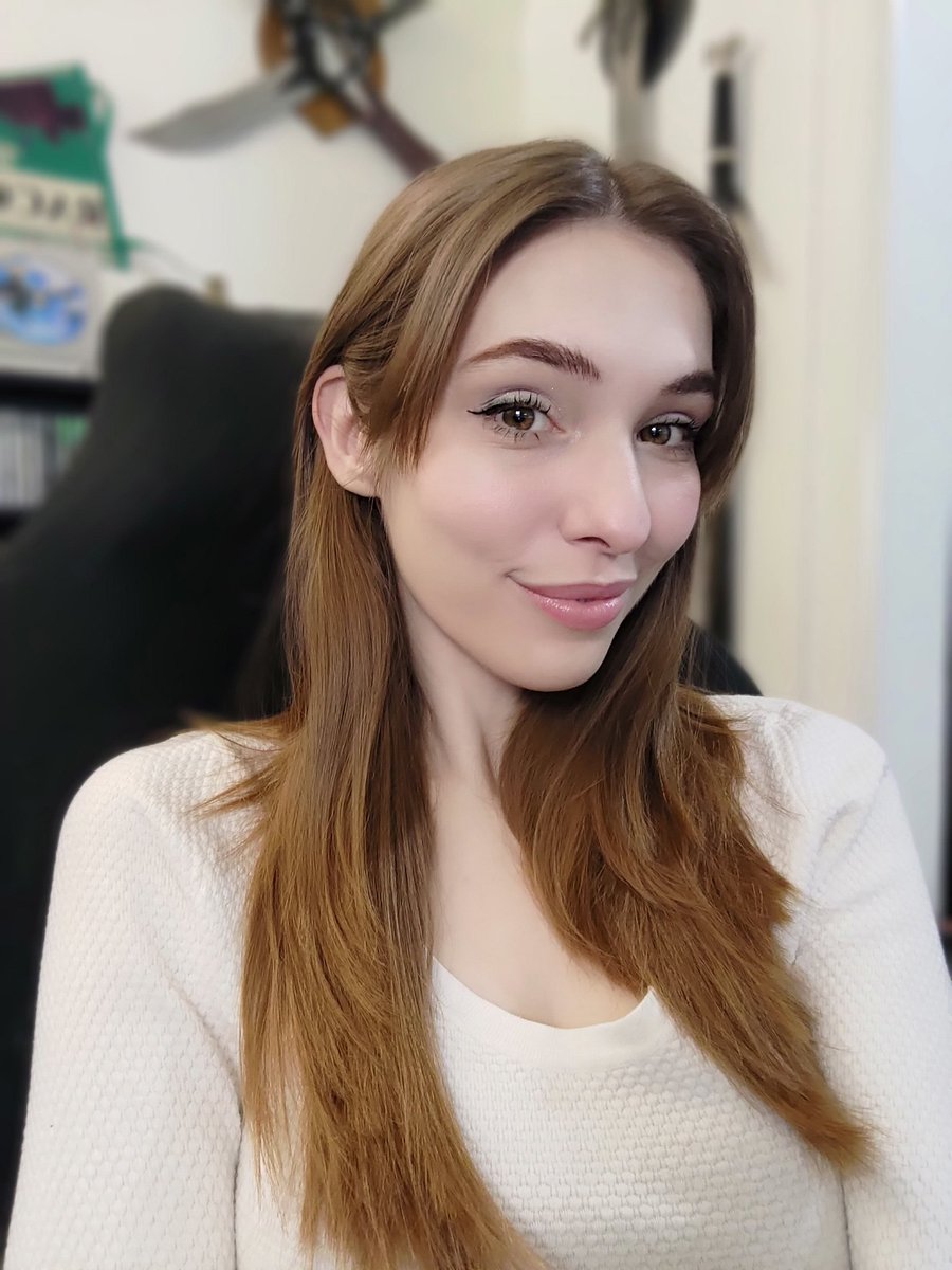 🟣 LIVE NOW 🟣 
9 Achievements left for RE VILLAGE!!!
Village of Shadows Difficulty 💅

Join the fun here 🥰
twitch.tv/kimmydnc