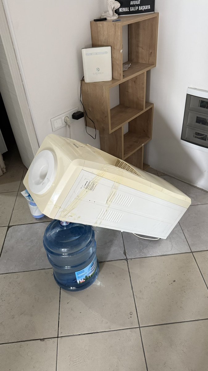 Susuzluktan bayıldı