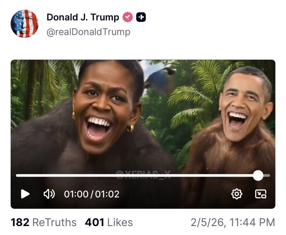 therobbieharvey's tweet photo. Donald Trump must resign. https://t.co/J7l8dYZRGl