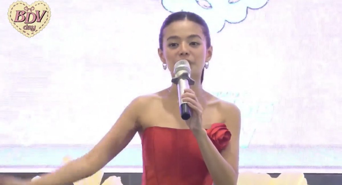 she's so gorgeous 

PAGIBIG PARA KAY BDV
PAGIBIG PARA KAY BDV