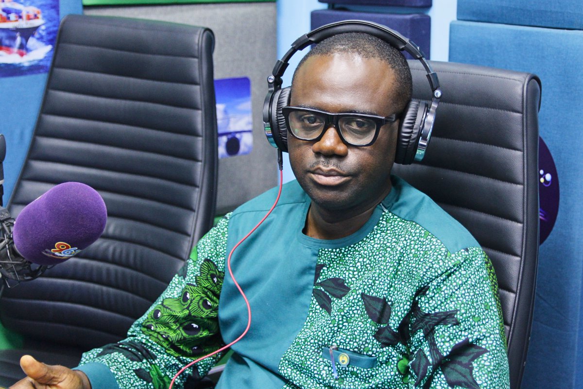 lagostraffic961's tweet image. 📐 Understanding the science behind our land and infrastructure.

On THE BENCHMARK with Victor Oteri, Surv. Agwu Ogonna Roberts, MNIS (APPSN Lagos) explains plans, maps, charts, and sketches as key outputs of surveying and mapping exercises.

#TheBenchmark #Surveying #Mapping