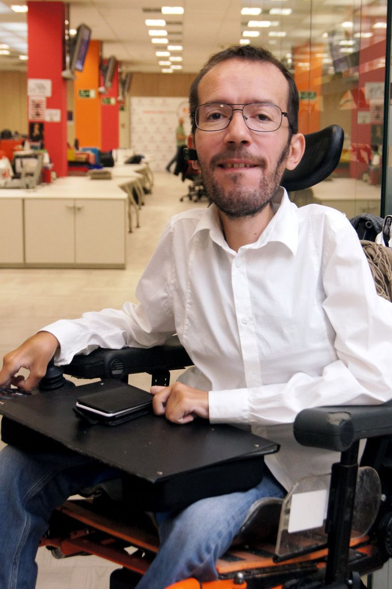 He is Echenique. Former deputy of the Spanish Congress for Podemos, a disgusting commie.

They call him “Echeminga” or “The commie Roomba” I’m still trying to figure out why.

He claims to defend workers’ rights, but he had his caregiver hired off the books, without registering