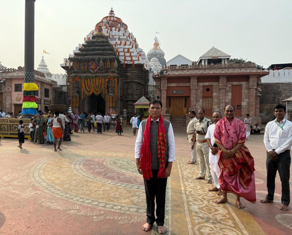 mansukhmandviya's tweet photo. जय जगन्नाथ!

जगन्नाथ धाम में भगवान जगन्नाथ के दर्शन किए एवं सभी देशवासियों के लिए मंगल की कामना की।

📍पुरी, ओडिशा https://t.co/0ScXg2tnBd