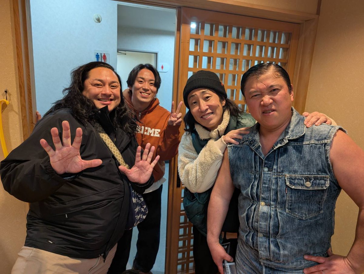 wild_sugichan's tweet photo. 北見厳寒の焼肉まつりだったぜぇ
やばいぐらい北見の人達と一つになったぜぇ
北見最高だぜぇ
北見最高にぶっとんだワイルドな祭りに大満足だったぜぇ
ホットミルクでみんなあったまってくれて良かったぜぇ
みんな風邪ひかないようにだぜぇ
ゆってぃもDJやりに来てたし
色んな芸能の人なんやかんや来てたぜぇ
とんでもない祭りだぜぇ