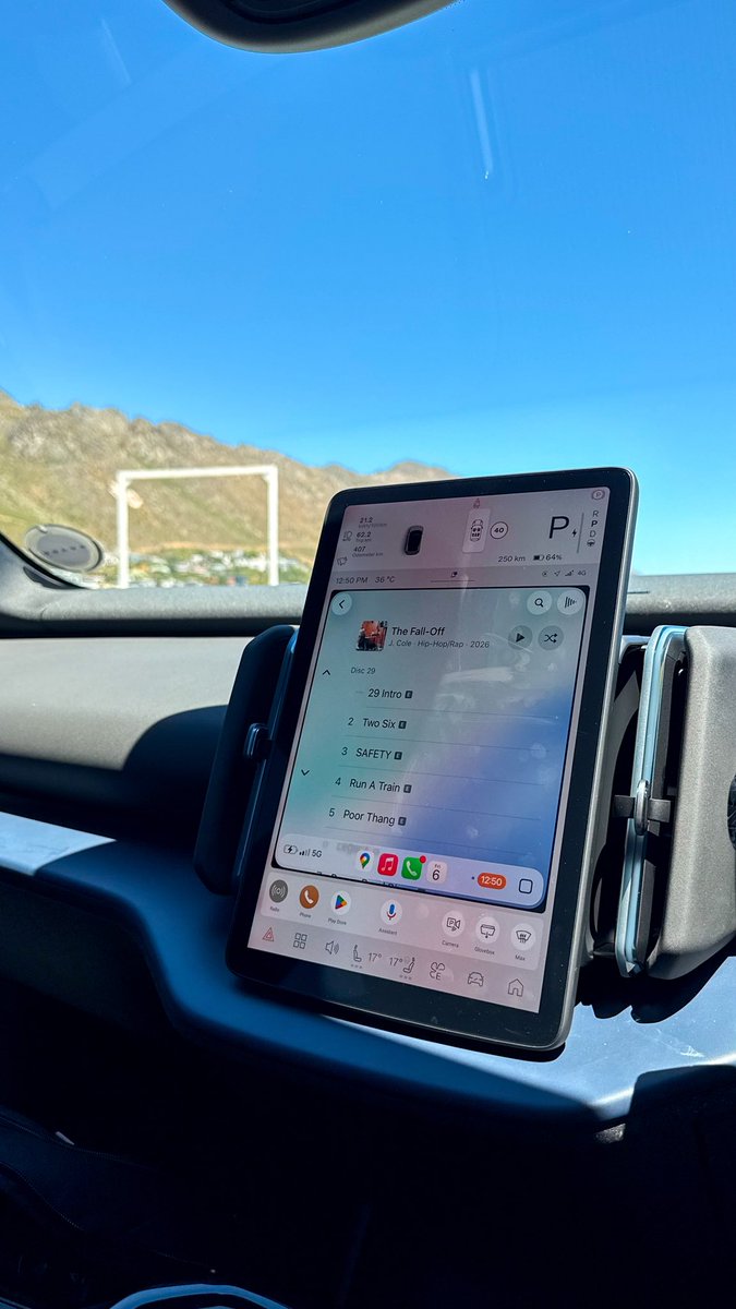 Cars With Smirk tweet media