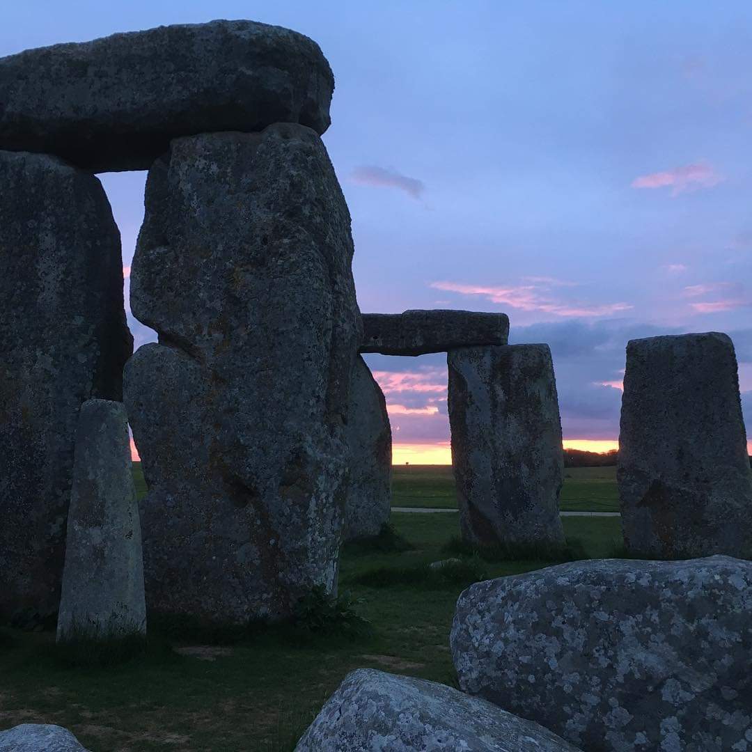 Sunrise at Stonehenge today (6th February) was at 7.36am, sunset is at 5.06pm 🌥