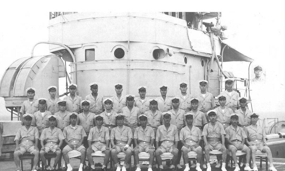 tly5079's tweet photo. @MJPetrov 空母加賀の艦橋 https://t.co/972ZbIKctk