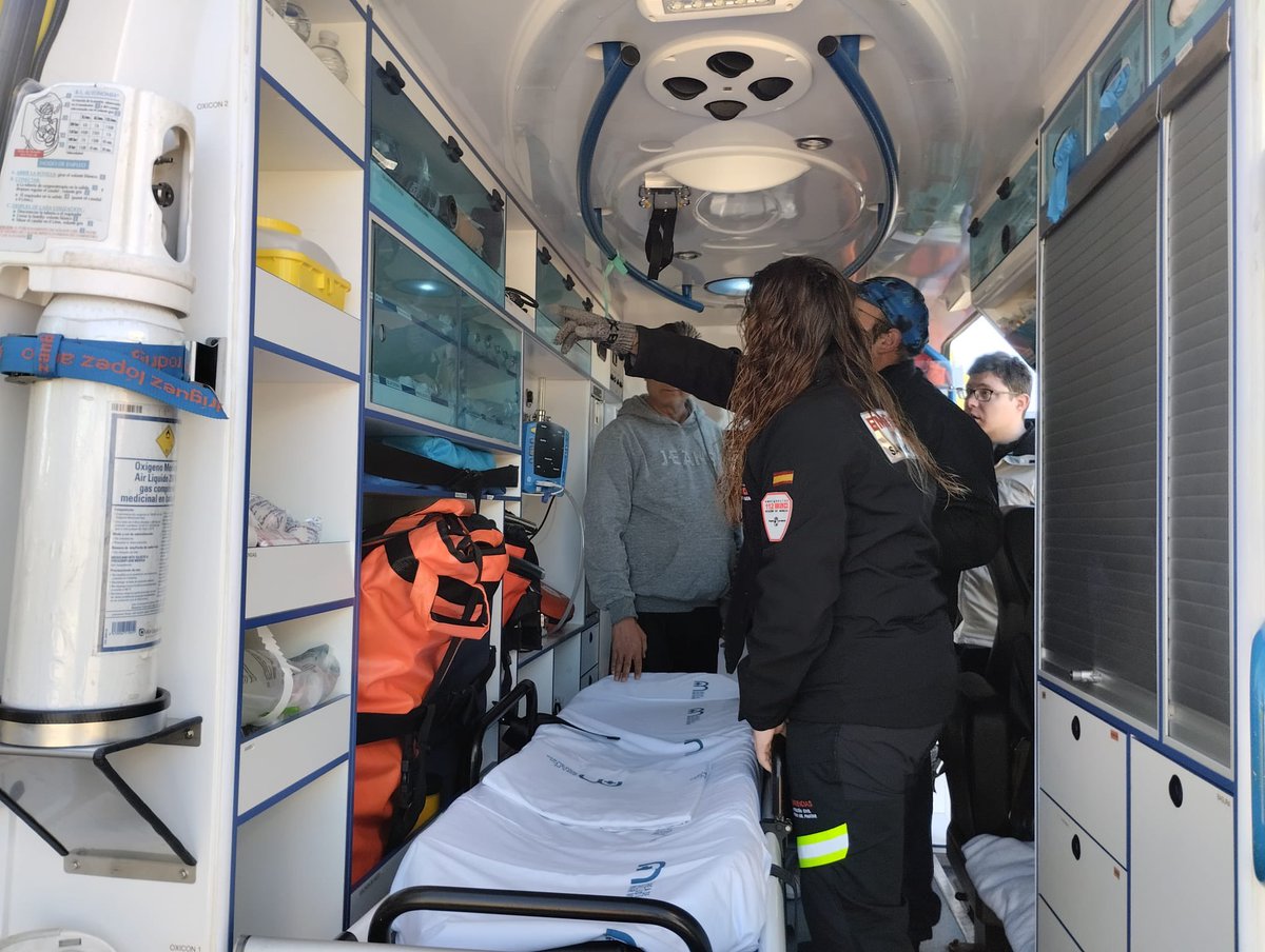 En el día de hoy, desde Protección Civil, hemos llevado a cabo una actividad de divulgación con AFEMAR <a href="/afemarSM/">AFEMAR Salud Mental Mar Menor</a> 

Durante la jornada se han presentado nuestras ambulancias de Soporte Vital Básico (SVB), explicando el material sanitario del que disponen para atender emergencias