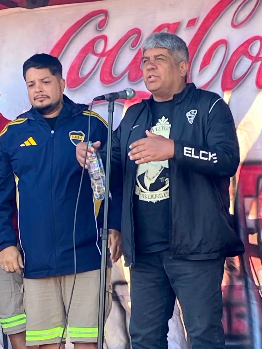 🚨Paro en CocaCola de Camioneros impulsado por el sector de Pablo Moyano a horas de la reunión de la CGT y días de tratarse la reforma laboral-
Son 1.500 trabajadores 
Efectivización de los contratados
Mejoras en el presentismo 
Incorporacion de trabajadores en el trabajo