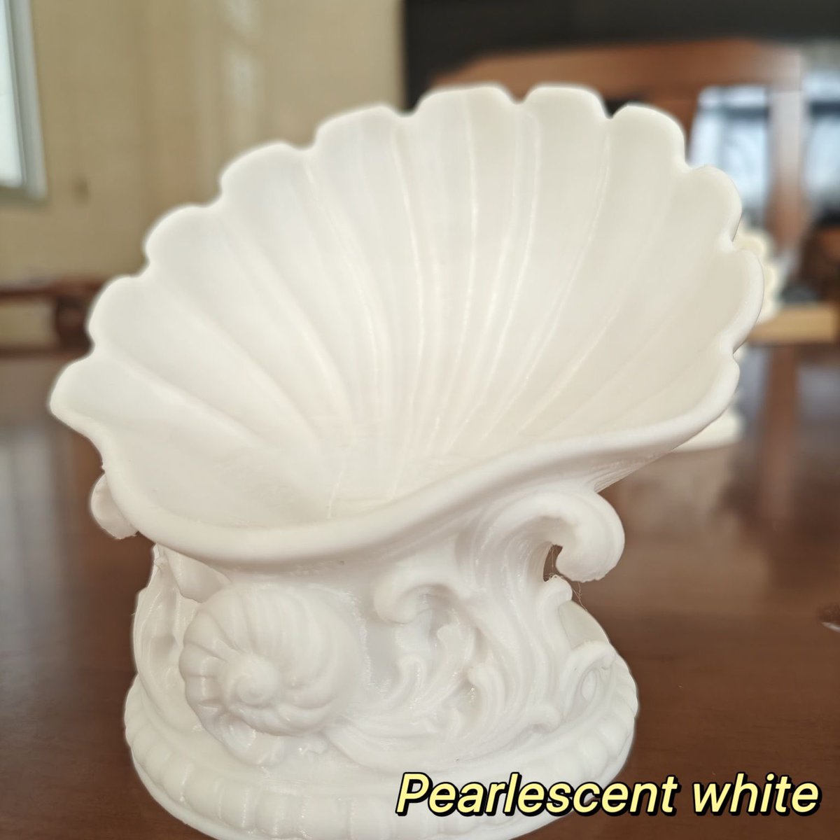 ขายงานพร็อบฯสำหรับ figure
[PRE] Prop. (White Shell)

•ขนาด： ย11.5 cm ก10.5 cm ส10.5 cm
•วัสดุ： 3D Printing
— เป็นงาน3Dพื้นผิวเป็นเส้นๆ
•มี 3 สี ชิ้นละ 120฿

📥สั่งพรีฯ DM
#มินนิพรีพร็อบ 
—————
Selling prop. for figure
[PRE] Prop. (White Shell)

•Size： L11.5 cm W10.5 cm