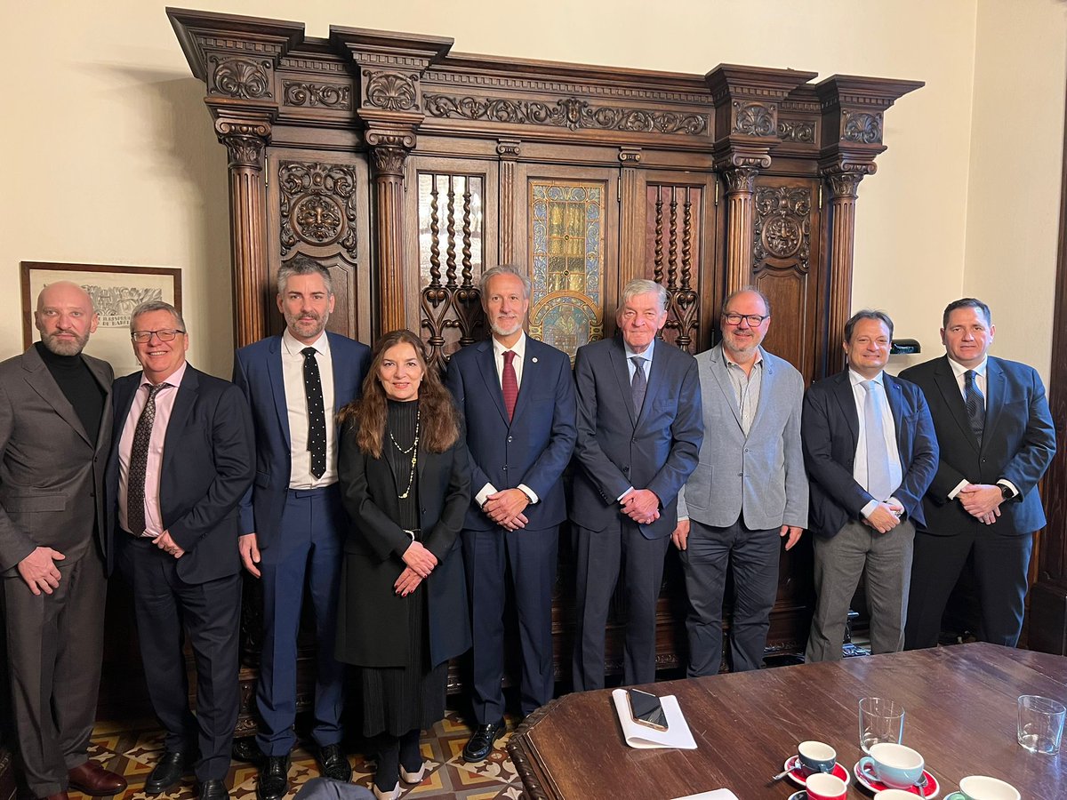 🇪🇺 Reunió de la Presidència de la Federació dels Col·legis de l'Advocacia d´Europa, de la qual l´<a href="/ICABarcelona/">ICAB · Advocacia Barcelona</a> és membre fundador, amb motiu dels actes de #SantRaimon26. Els ha rebut el Secretari de l'ICAB, <a href="/Carles_GR/">C. Garcia Roqueta ⚖️ 💚</a>, president de la Comissió de Mediació de la <a href="/EuropeanBars/">FBE · Fédération des Barreaux d'Europe</a>.