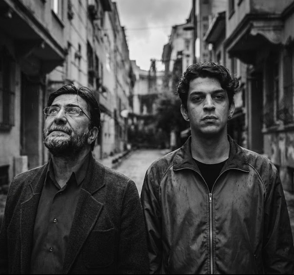 👁‍🗨 Müzisyen Norm Ender'in, Nihat Genç'in vefatından sonra paylaştığı veda metni, onun sadece bir yazar değil her türlü baskıya karşı dimdik duran Cumhuriyetçi bir kale ve sarsılmaz bir figür olarak bir nesli nasıl etkilediğini kanıtlar niteliğinde. 2010 yılındaki  samimi bir