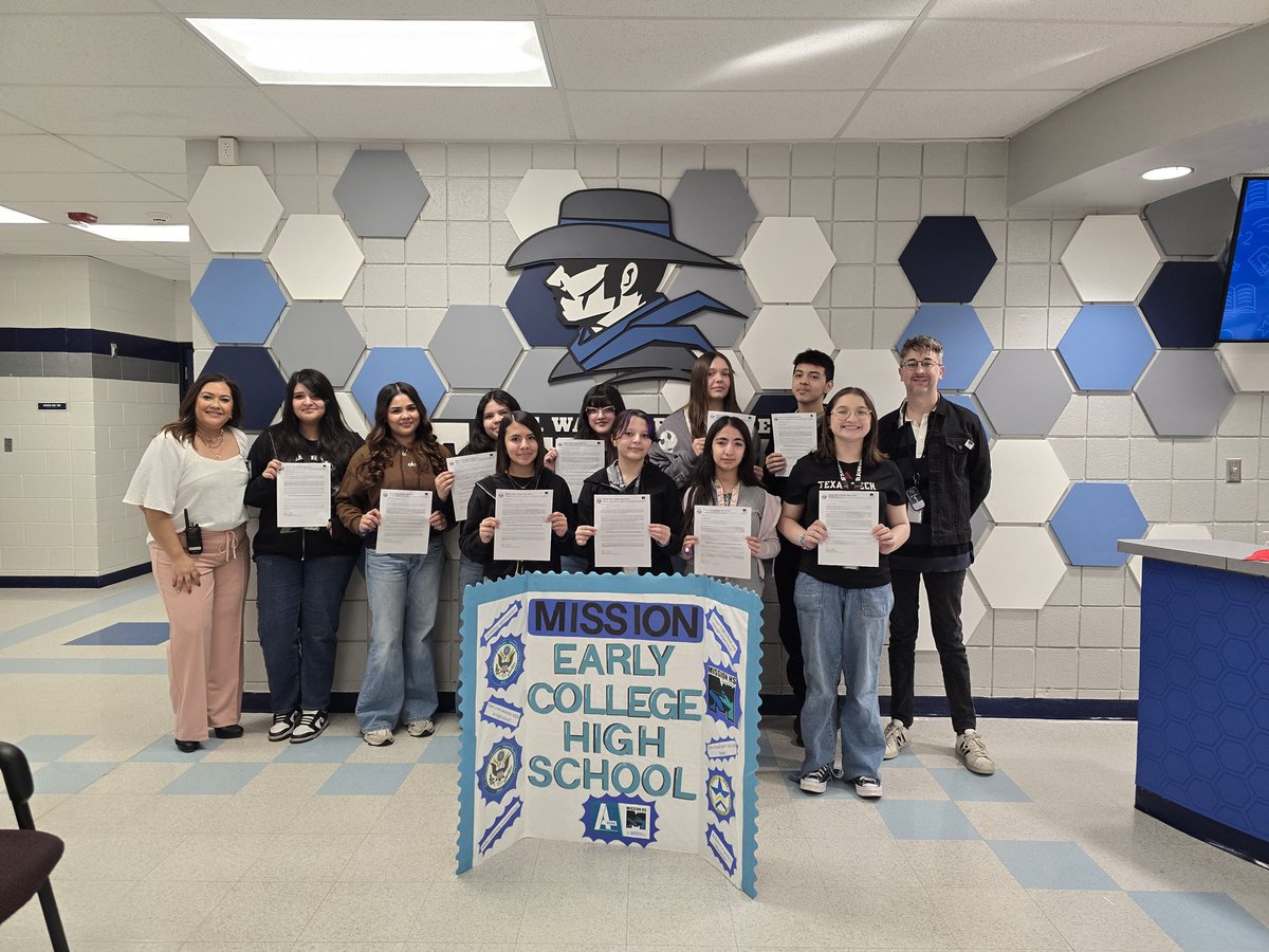 Cnunezcounselor's tweet image. Thank you to @Dungan_MECHS for visited their future students to build connections and help ease the transition into high school. We’re grateful for this support as our @WalterEClarkeMS students prepare for what’s next! 💙
#CollegeBound