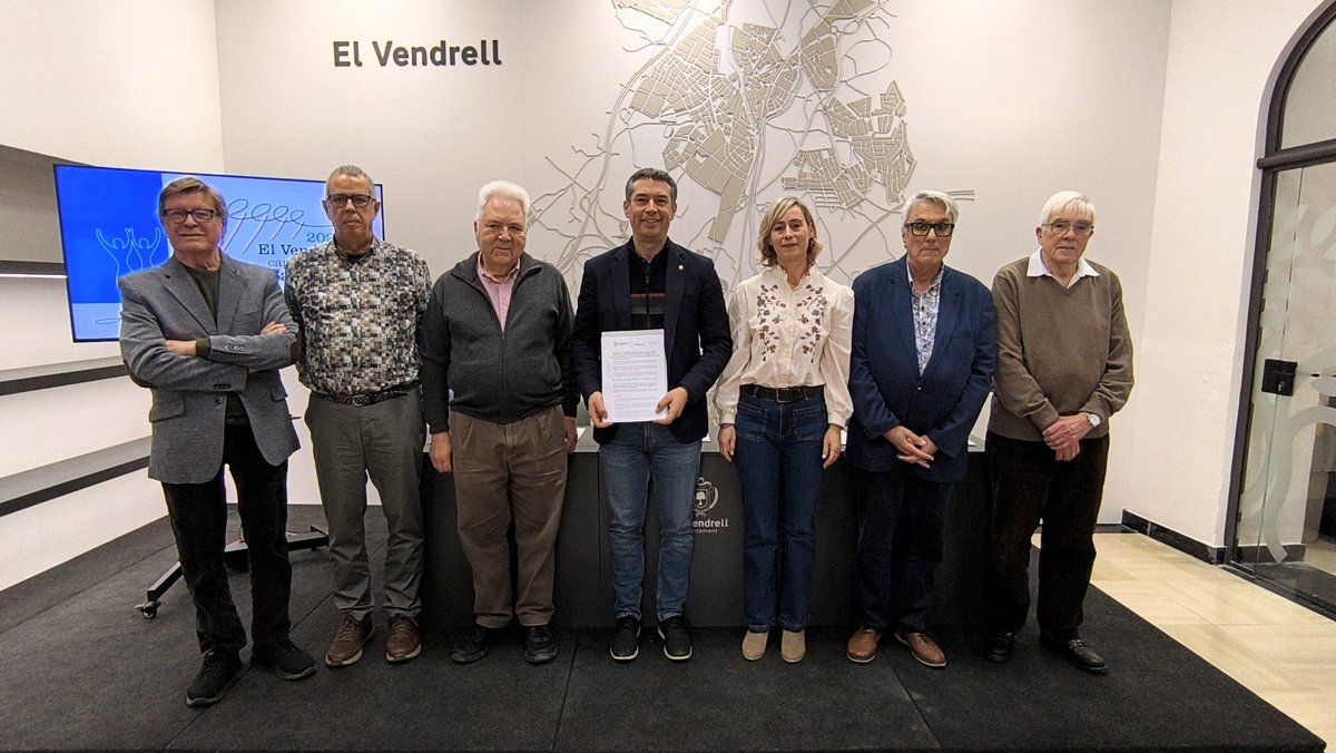 Ajuntament del Vendrell tweet media