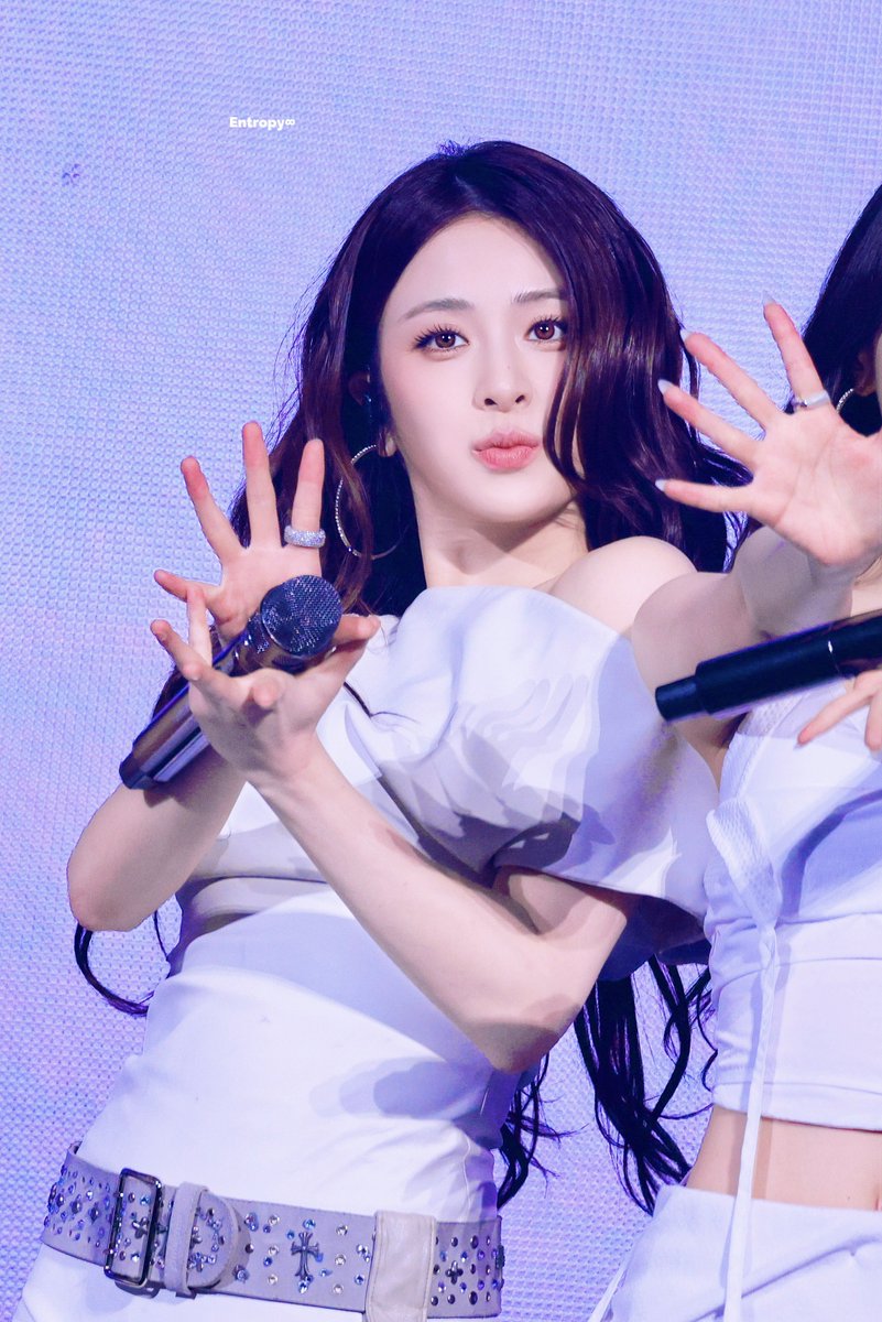 260201  ˚₊🦪⁎⁺˳✧༚

#르세라핌 #LE_SSERAFIM 
#허윤진 #HUHYUNJIN #ユンジン