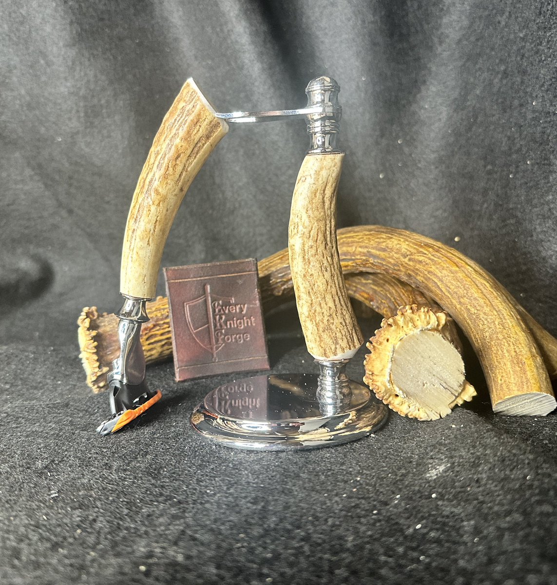 EKForgeLLC's tweet photo. On its way to Richard in FL.  Hope it provides shaving service and enjoyment for years to come! #WetShaving #Shaving #Shave #SOTD #Lather #MenGift #WetShaveClub #Barber #Antler #Hunting #Fishing #HandMade #MadeinUSA #ShavingSoap #Barbershop #ShaveLikeaMan #ShaveLikeABoss https://t.co/0NgmClIa8y