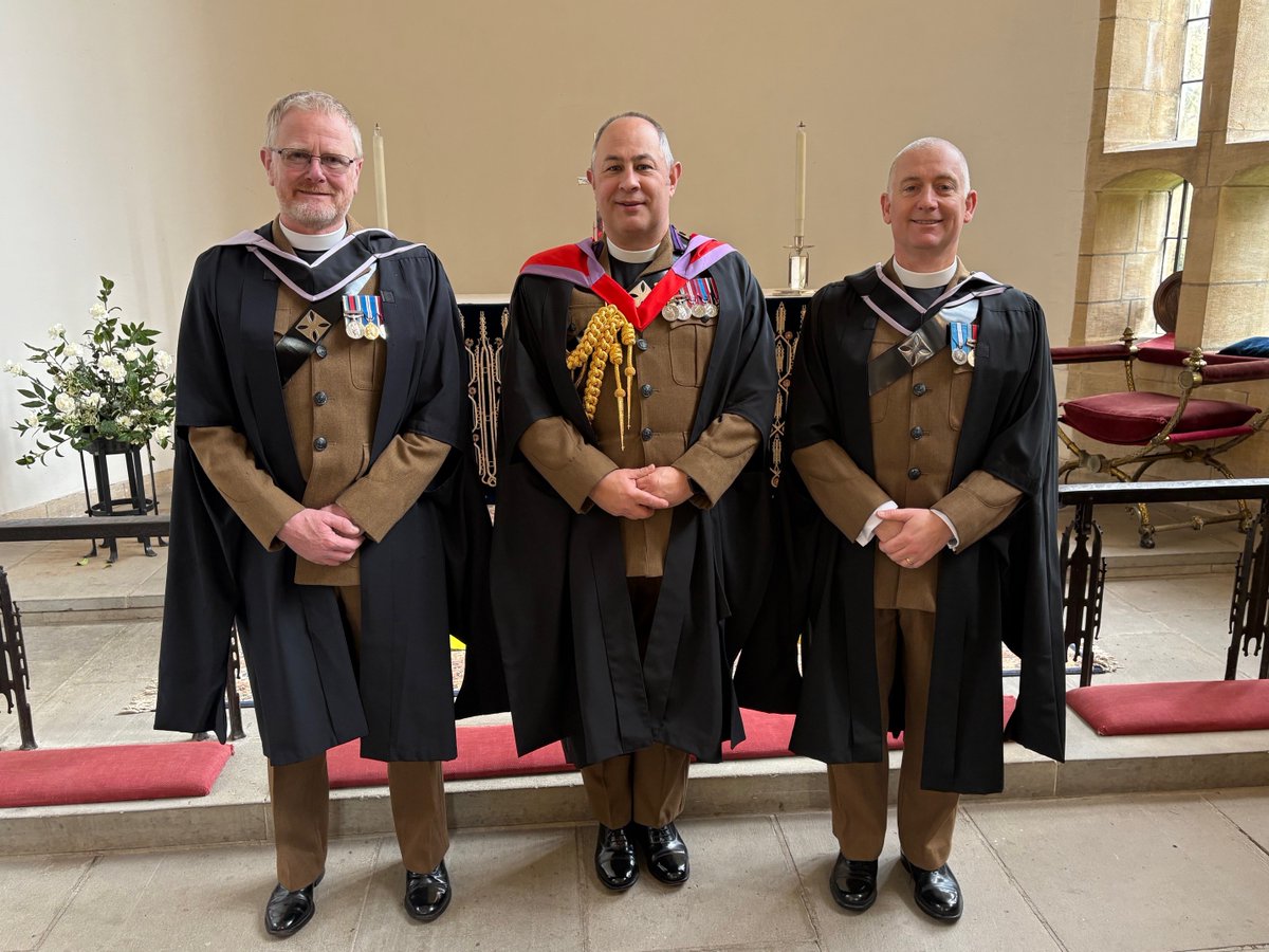 A proud moment for two <a href="/BritishArmy/">British Army 🇬🇧</a> chaplains who have just graduated at St Padarn’s Institute following completion of an MA in Chaplaincy Studies.🎓

Revd Smith, Assistant Chaplain General, joined them for the graduation ceremony.

Congratulations to you both.👏