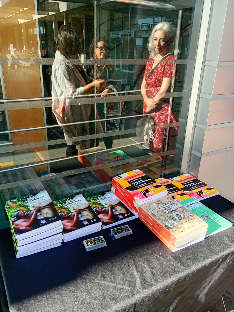 RGC_Ediciones's tweet image. 📚 Ayer presentamos "Cultura ingobernable" de @jbeirak en el Nodo Tajamar (Santiago de Chile), en conversación con @TPeters_N (Universidad de Chile), junto a más de 30 personas.

Gracias a quienes participaron y acompañaron este espacio de diálogo. 🇨🇱