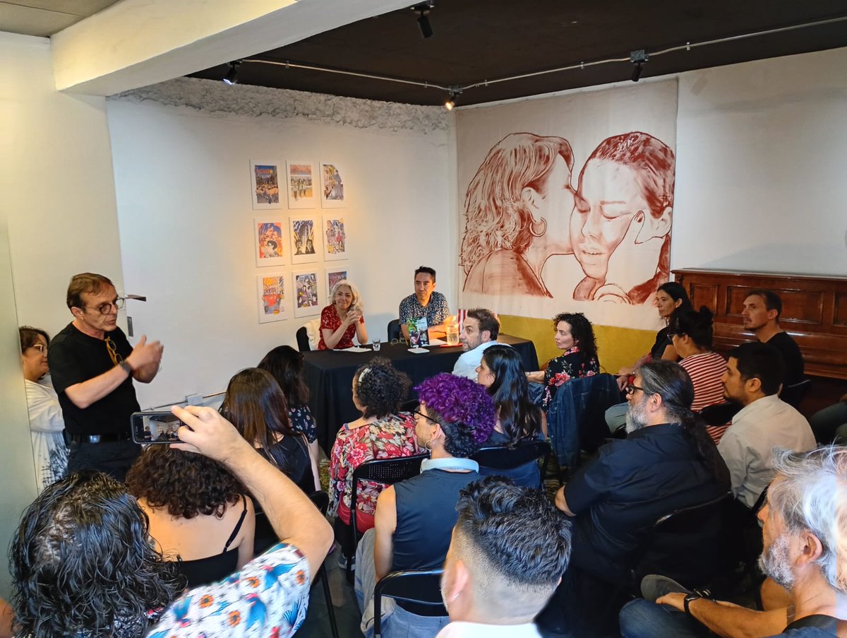 RGC_Ediciones's tweet image. 📚 Ayer presentamos "Cultura ingobernable" de @jbeirak en el Nodo Tajamar (Santiago de Chile), en conversación con @TPeters_N (Universidad de Chile), junto a más de 30 personas.

Gracias a quienes participaron y acompañaron este espacio de diálogo. 🇨🇱