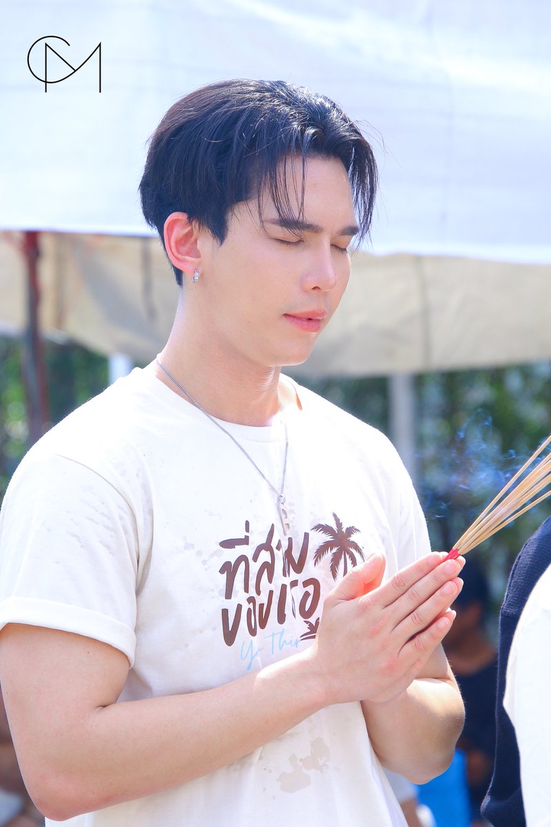 “แม้ก กรธัสส์” ในงานบวงสรวงซีรีส์ “ที่สามของเธอ” 

Your Third Worship 

#บวงสรวงที่สามของเธอ
#ที่สามของเธอSeries
#MaxNat #mmaxmax