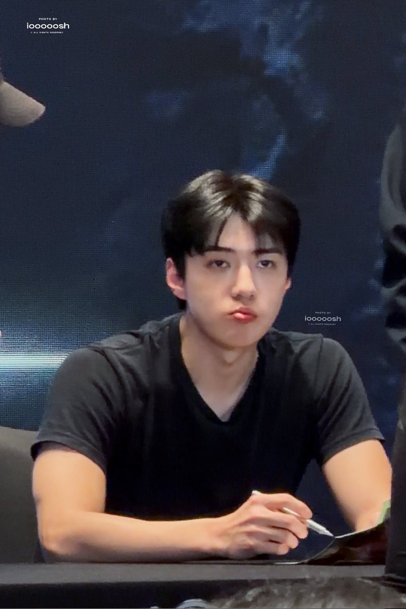 I'm the biggest simp of his arm muscles ☺️