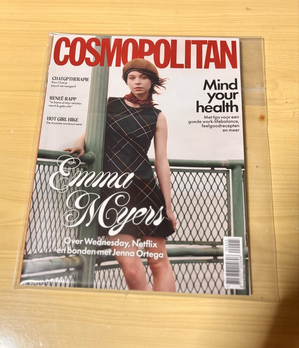 hana_87sugi's tweet image. Cosmopolitan Netherlands 🇳🇱
Emma Myers cover.

ずっと欲しかった一冊が手元に。
保存用にしっかり保管📖✨

#EmmaMyers
#Cosmopolitan
#MagazineCollection