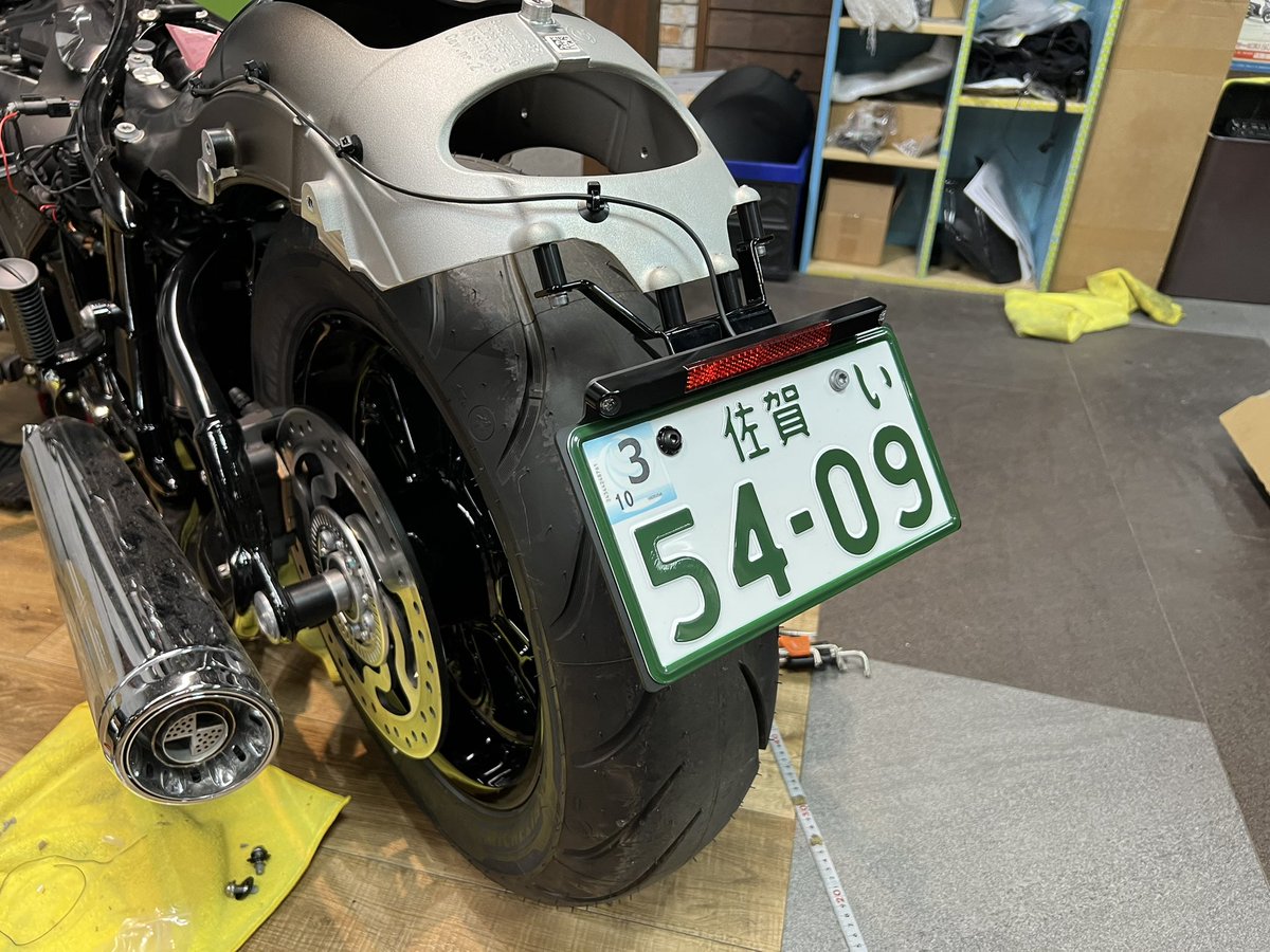 当店作業の流行りの一体型テールユニット

誰でも簡単に取り付けできるようにカプラーオンの配線と説明書用の撮影📷

アクセサリー電源も簡単に取り出せるようにも工夫してます😆

#bmwr18