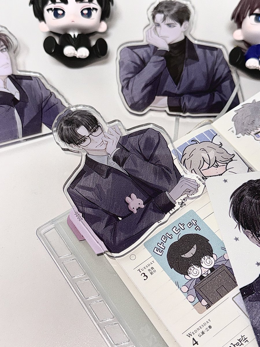 Rt해주신 세 분께 현무1팀 아크릴 집게 랜덤으로 1종  포토카드 3종 보내드립니당 
월요일에 바로 보내드릴 예정이라 일요일에 뽑아올게요 😍😍