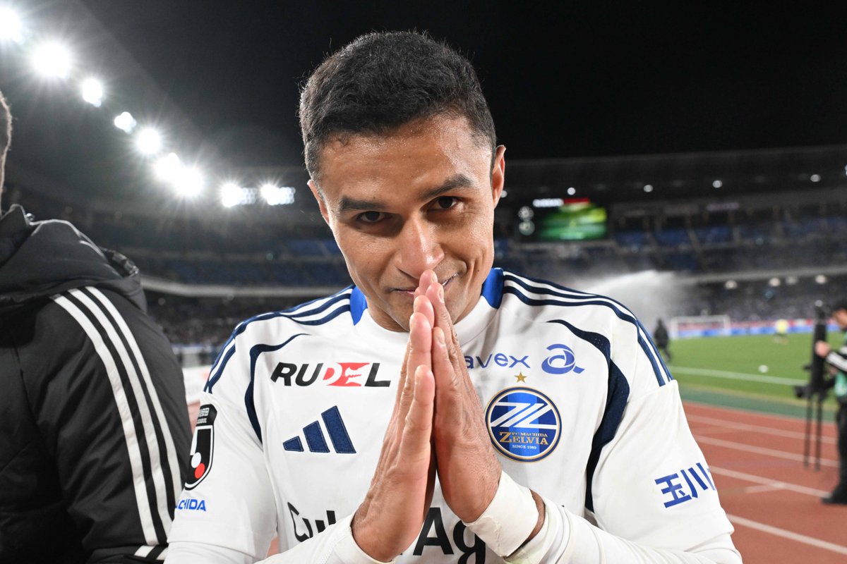 zonewebofficial's tweet photo. 開幕戦、勝利の立役者✨🇧🇷

前半だけで圧巻の2ゴール✊
古巣相手にノーセレブレーションの敬意も🙇‍♂️

試合後に笑顔で👍

📷：徳原隆元

#FC町田ゼルビア #FCMZ #エリキ https://t.co/utZMw4JJga