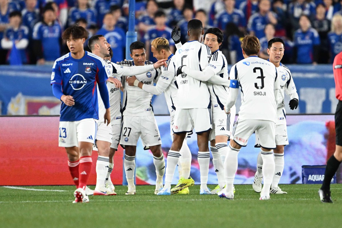 zonewebofficial's tweet photo. 開幕戦、勝利の立役者✨🇧🇷

前半だけで圧巻の2ゴール✊
古巣相手にノーセレブレーションの敬意も🙇‍♂️

試合後に笑顔で👍

📷：徳原隆元

#FC町田ゼルビア #FCMZ #エリキ https://t.co/utZMw4JJga