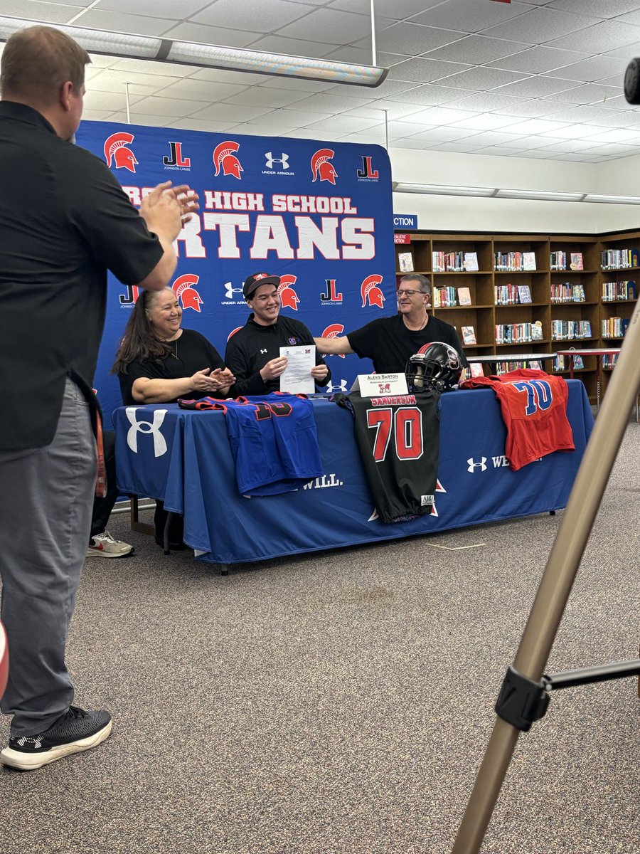 Aleks Barton tweet media