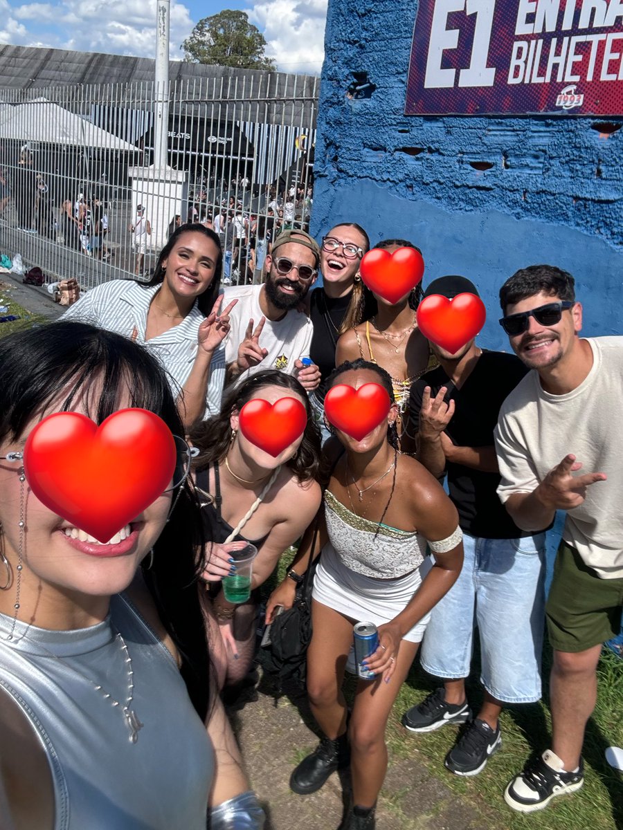omatheusdalmaso's tweet photo. Pov: você foi anunciar as boas novas do evangelho de Jesus no show da Anitta e foi bem recebido

Com gentileza, amor e paz 🤍 https://t.co/D0hVgylUxW