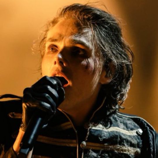 mcflymedeseja's tweet image. sometimes baby girl is a 48 years old man