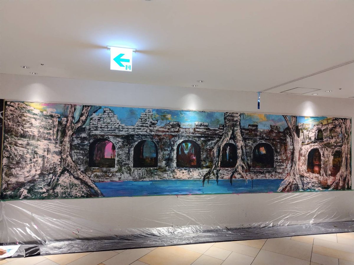 今日はここまで、、２１時まで描いてました。
体がすでに痛いです😭
明日は、１４時半頃から描きます。
明日から、油彩で描きます。
あの子たちも登場します。
#大丸梅田　#ライブペインティング