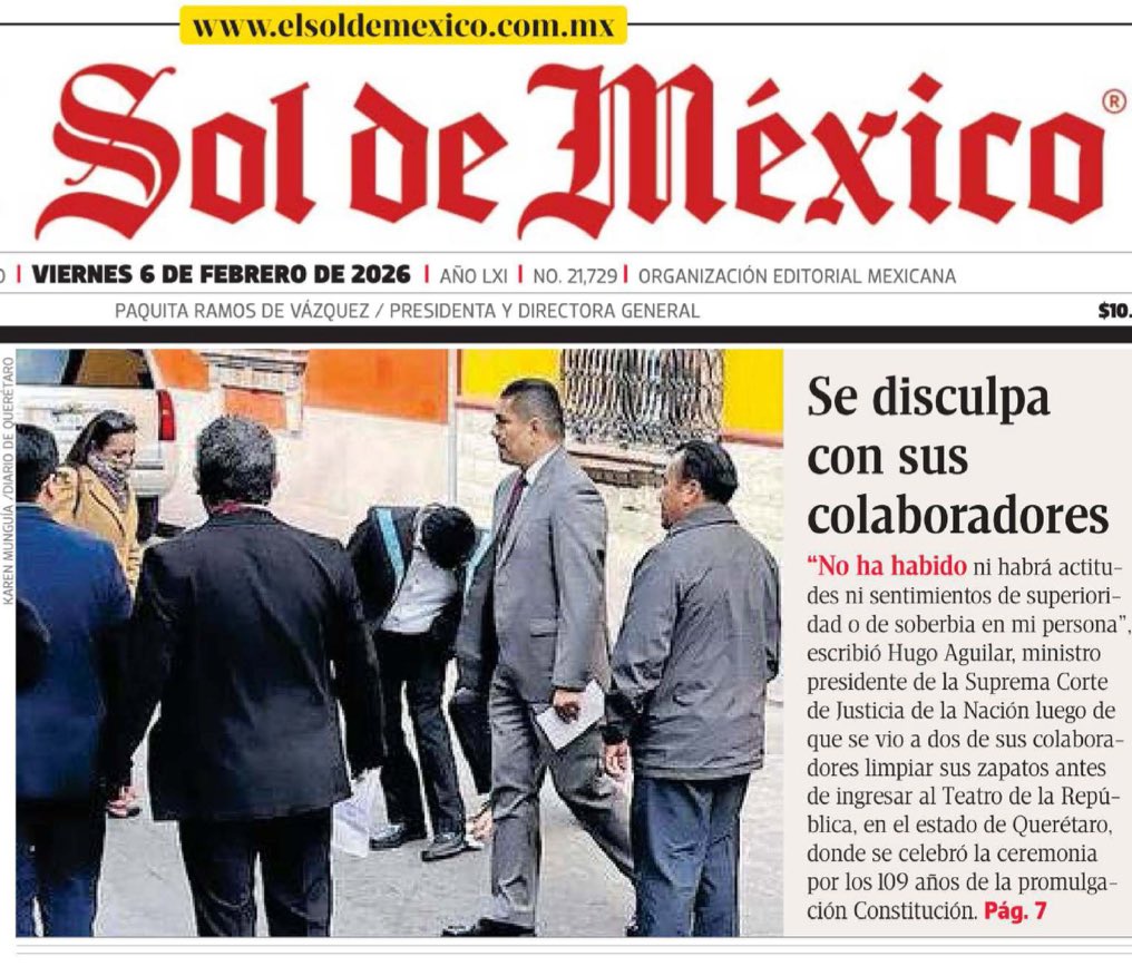 mariocampos's tweet photo. Solo tres diarios traen en portada (y @lajornadaonline en contraportada) la imagen de la limpieza de zapatos a @HugoAguilarOrti 
Interesante el enfoque que le dieron (y notable todos los que lo omitieron). https://t.co/xAMgzrzwQT